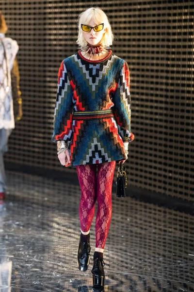 Look 70